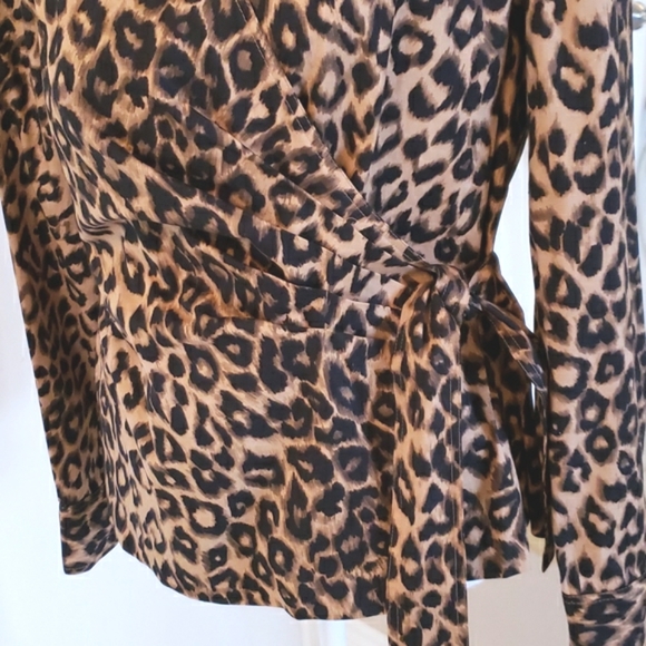 Jones New York Wrap front Blouse S EUC - Picture 2 of 9